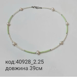 Изображение товара -  Колье из белого и салатового бисера с жемчугом на леске ручная работа