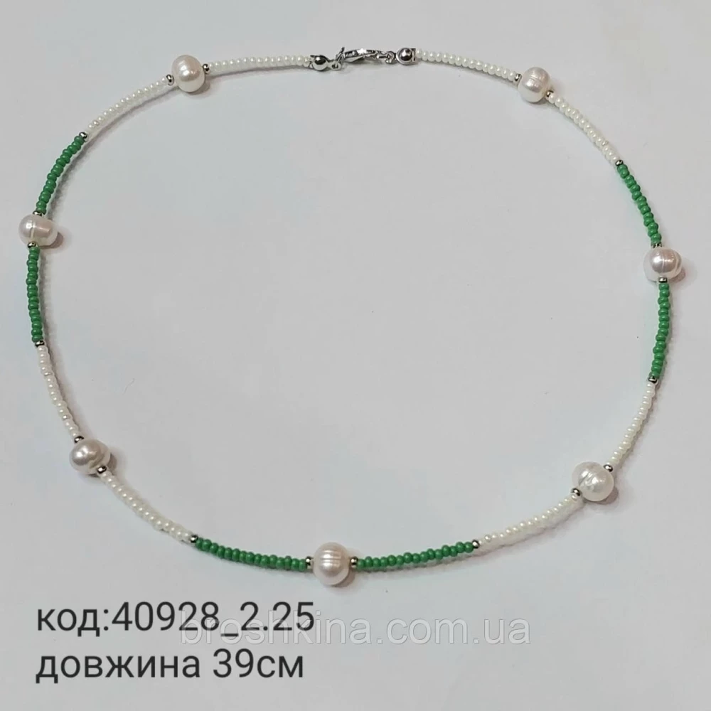 Колье из белого и зеленого бисера с жемчугом на леске ручная работа